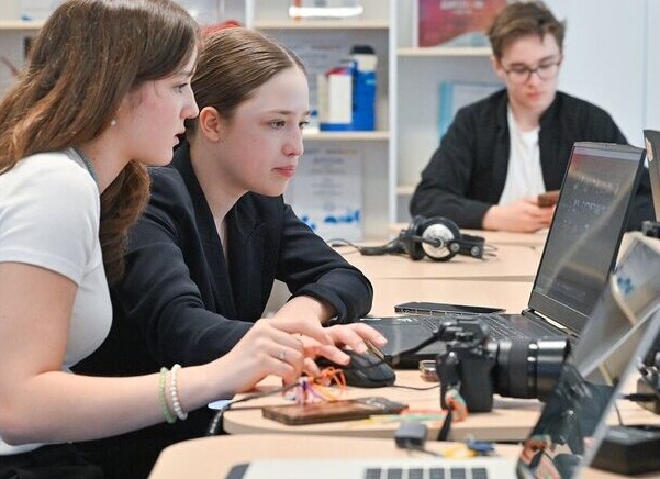 В российских школах появятся единые учебники по информатике для старшеклассников